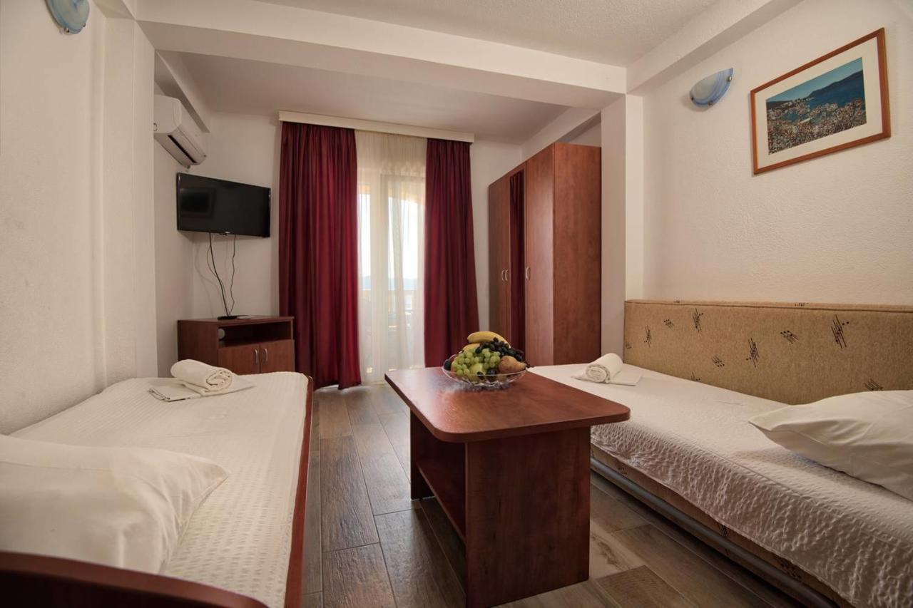 Apartments Bona Neum Luaran gambar