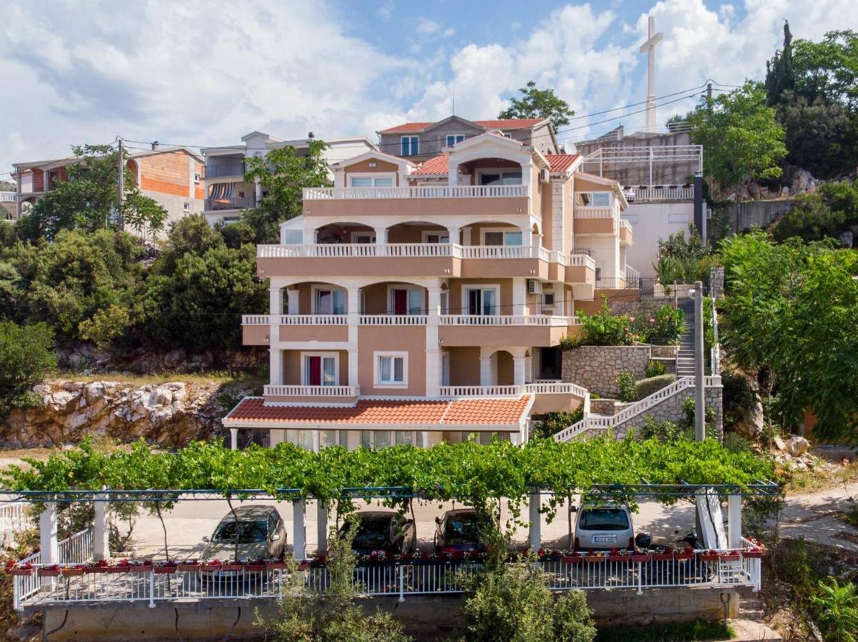 Apartments Bona Neum Luaran gambar