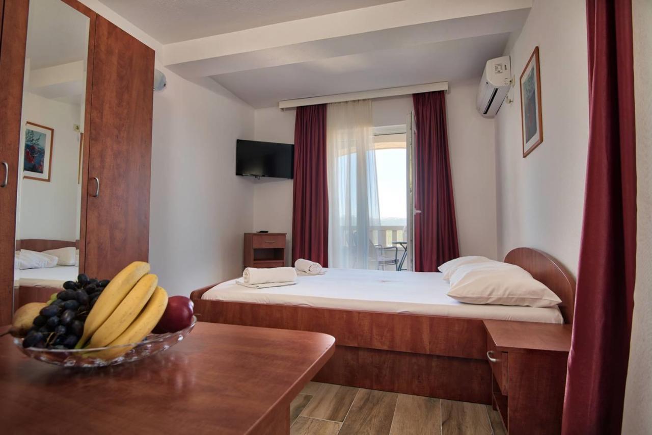 Apartments Bona Neum Luaran gambar