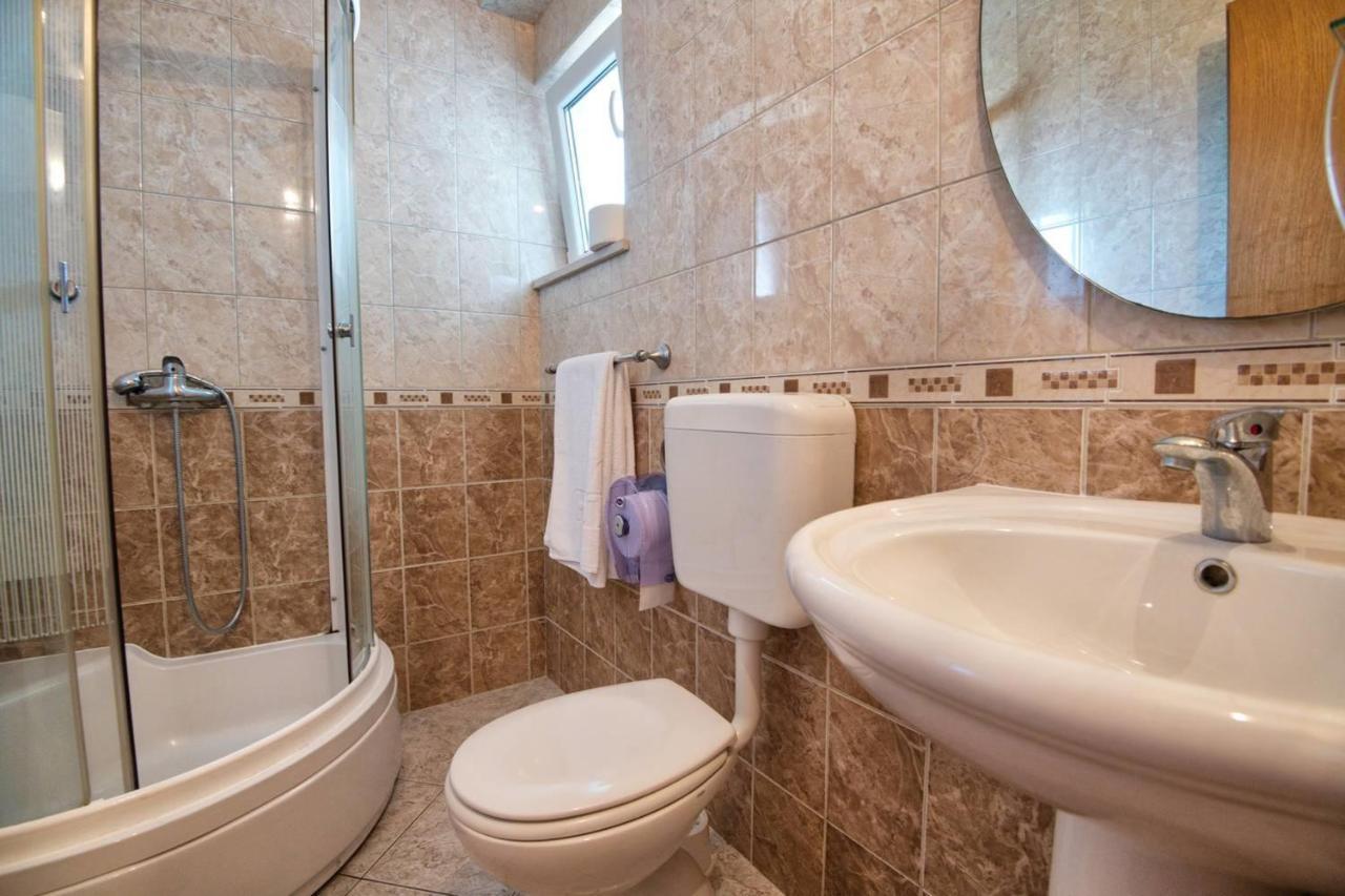 Apartments Bona Neum Luaran gambar