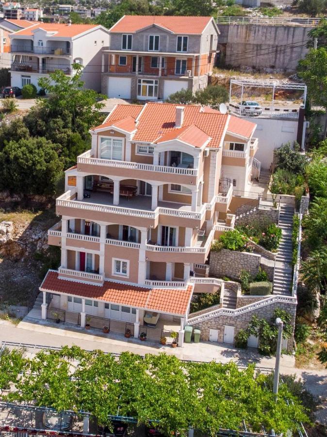 Apartments Bona Neum Luaran gambar