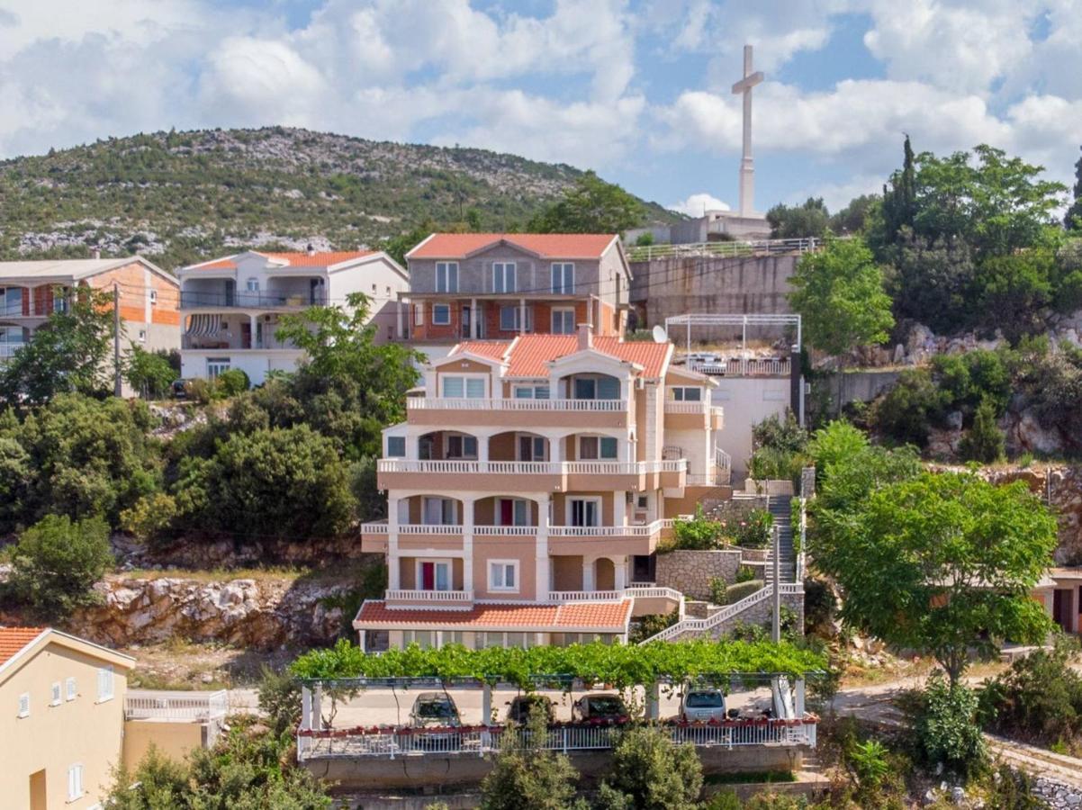 Apartments Bona Neum Luaran gambar